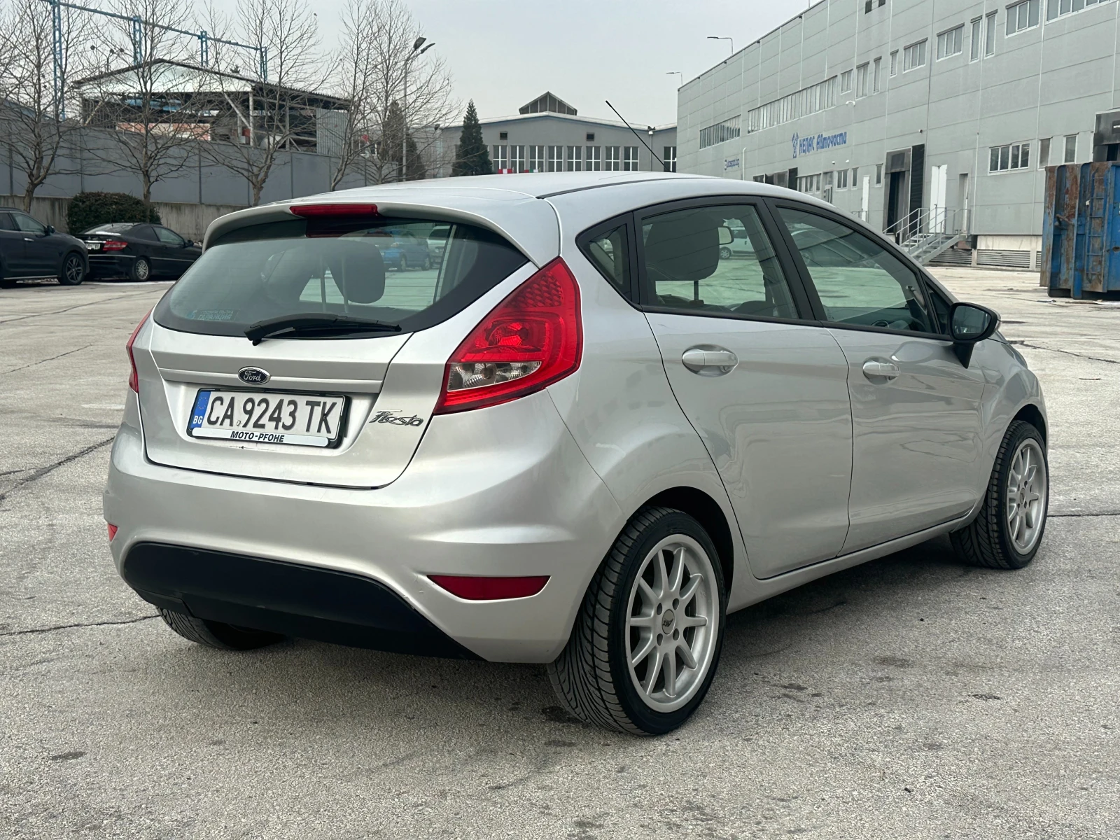 Ford Fiesta 1.2i 82 к.с.  - изображение 4