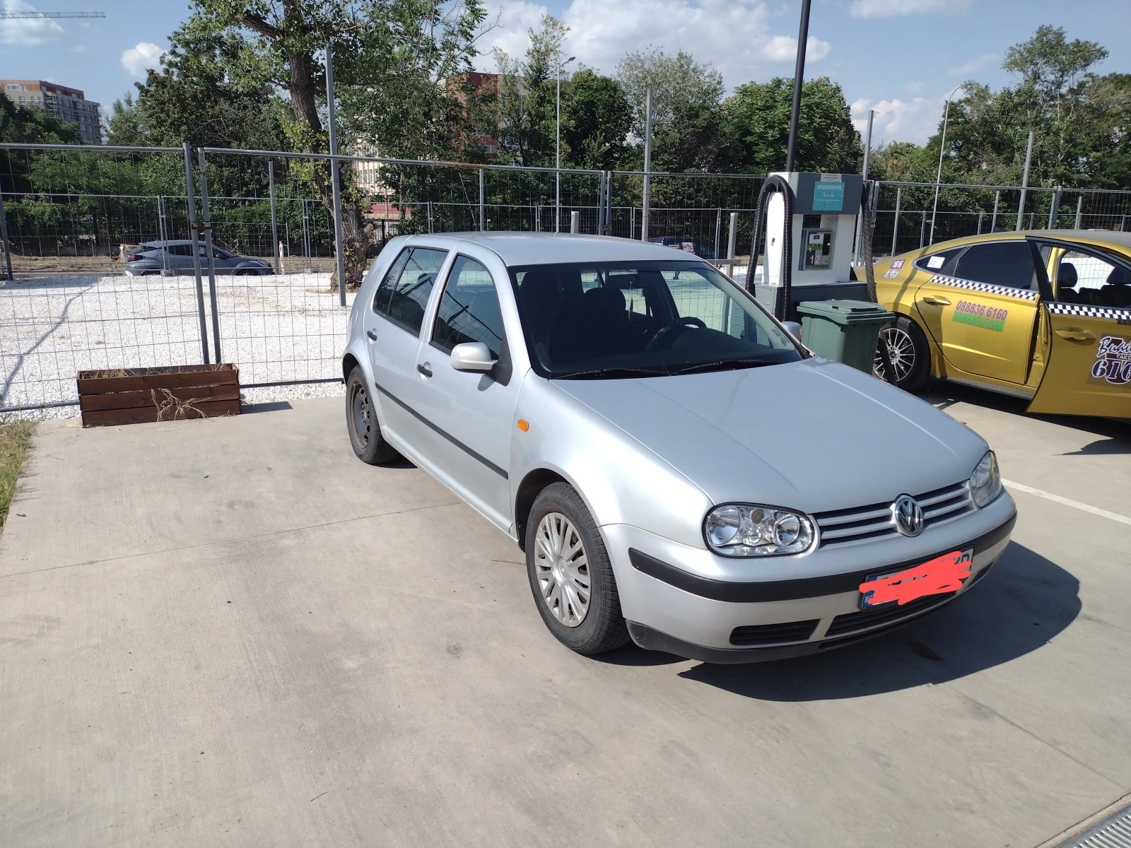 VW Golf 1.6 SR AKL, снимка 14 - Автомобили и джипове - 53731389