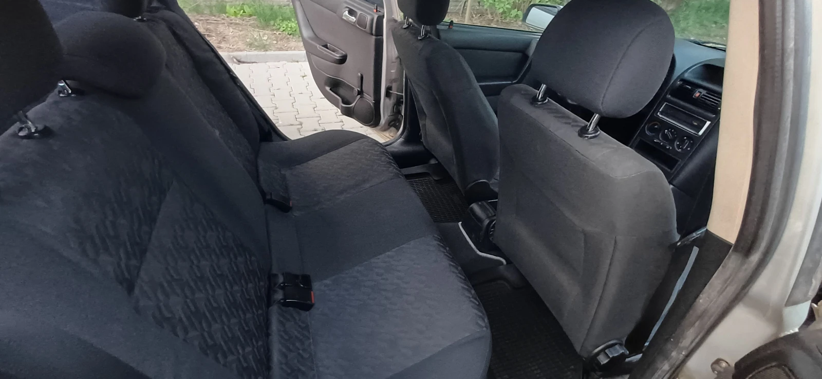 Opel Astra 1.4 бензин, снимка 11 - Автомобили и джипове - 53843296