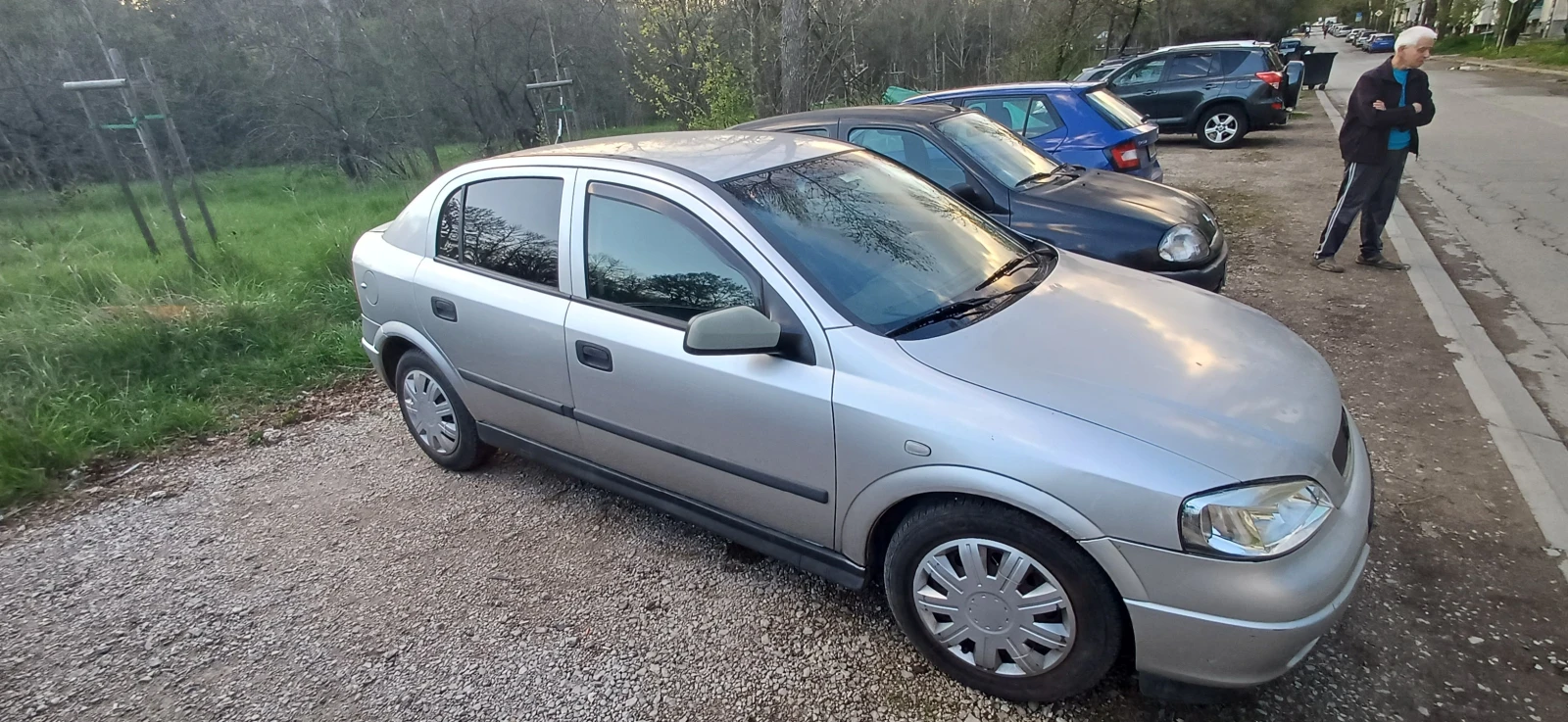 Opel Astra 1.4 бензин, снимка 4 - Автомобили и джипове - 53843296