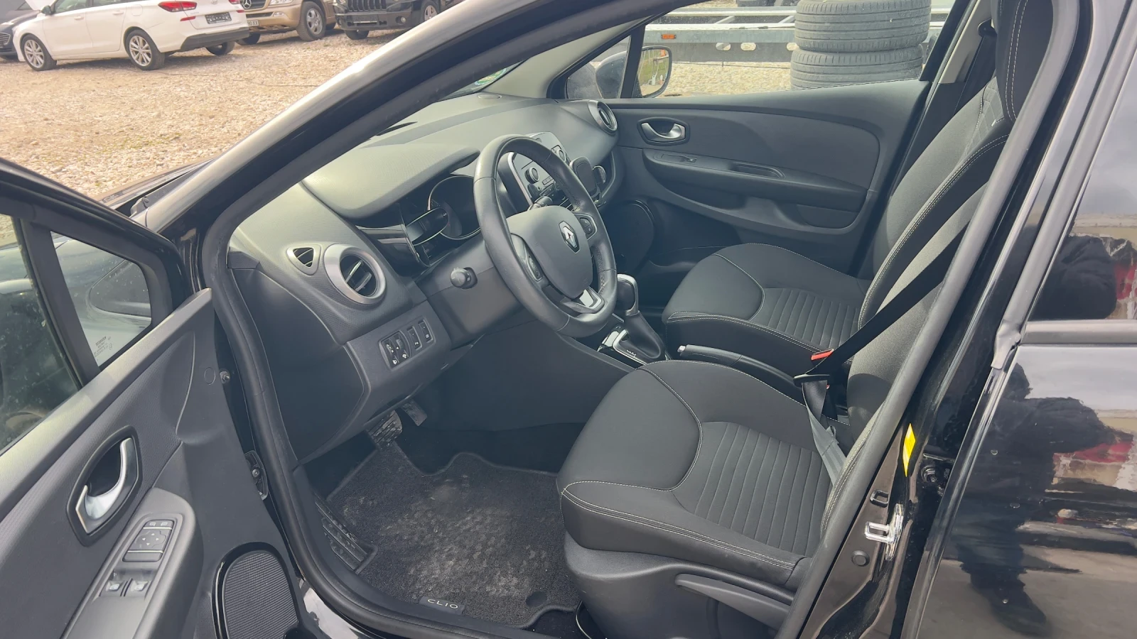 Renault Clio 1.2 /4 Цилиндъра Топ Състояние, снимка 6 - Автомобили и джипове - 53927359