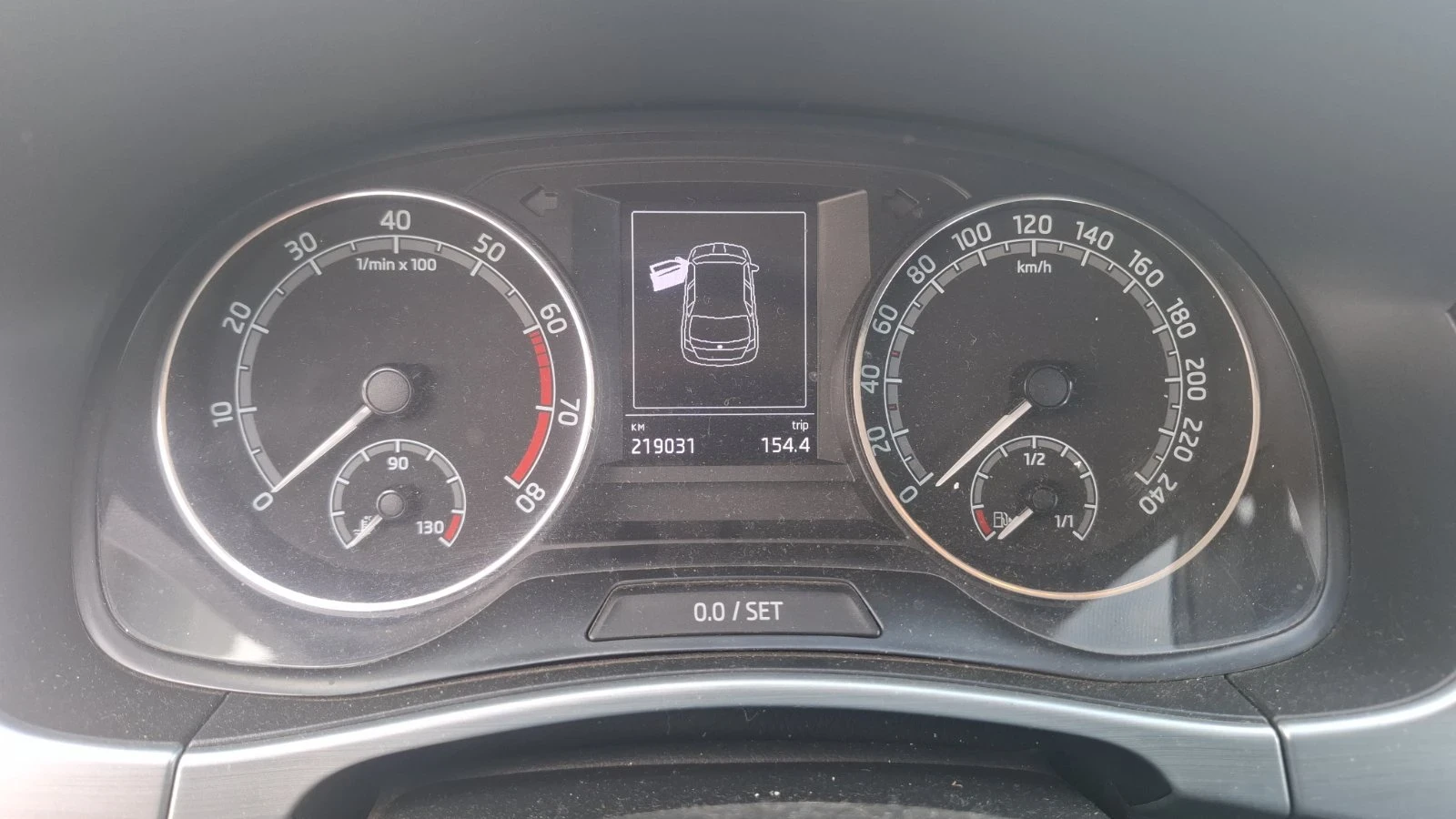 Skoda Fabia, снимка 3 - Автомобили и джипове - 54144437