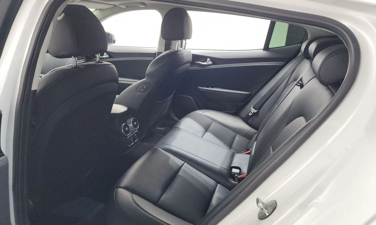 Kia Stinger 3.3* GT* �������* ���������* �����* ������* ������ | Mobile.bg � ����������� 15