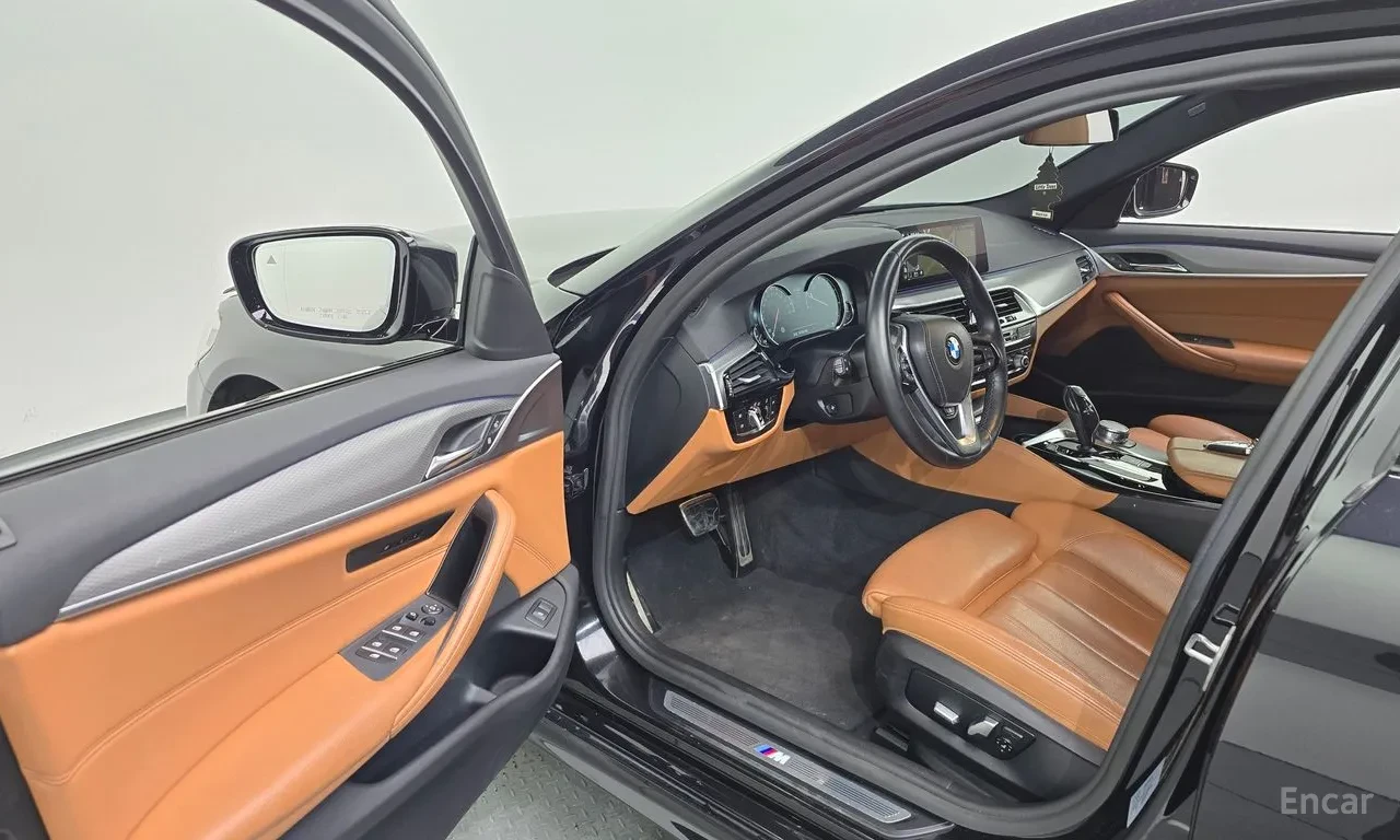 BMW 530 М-sport, снимка 7 - Автомобили и джипове - 55394009