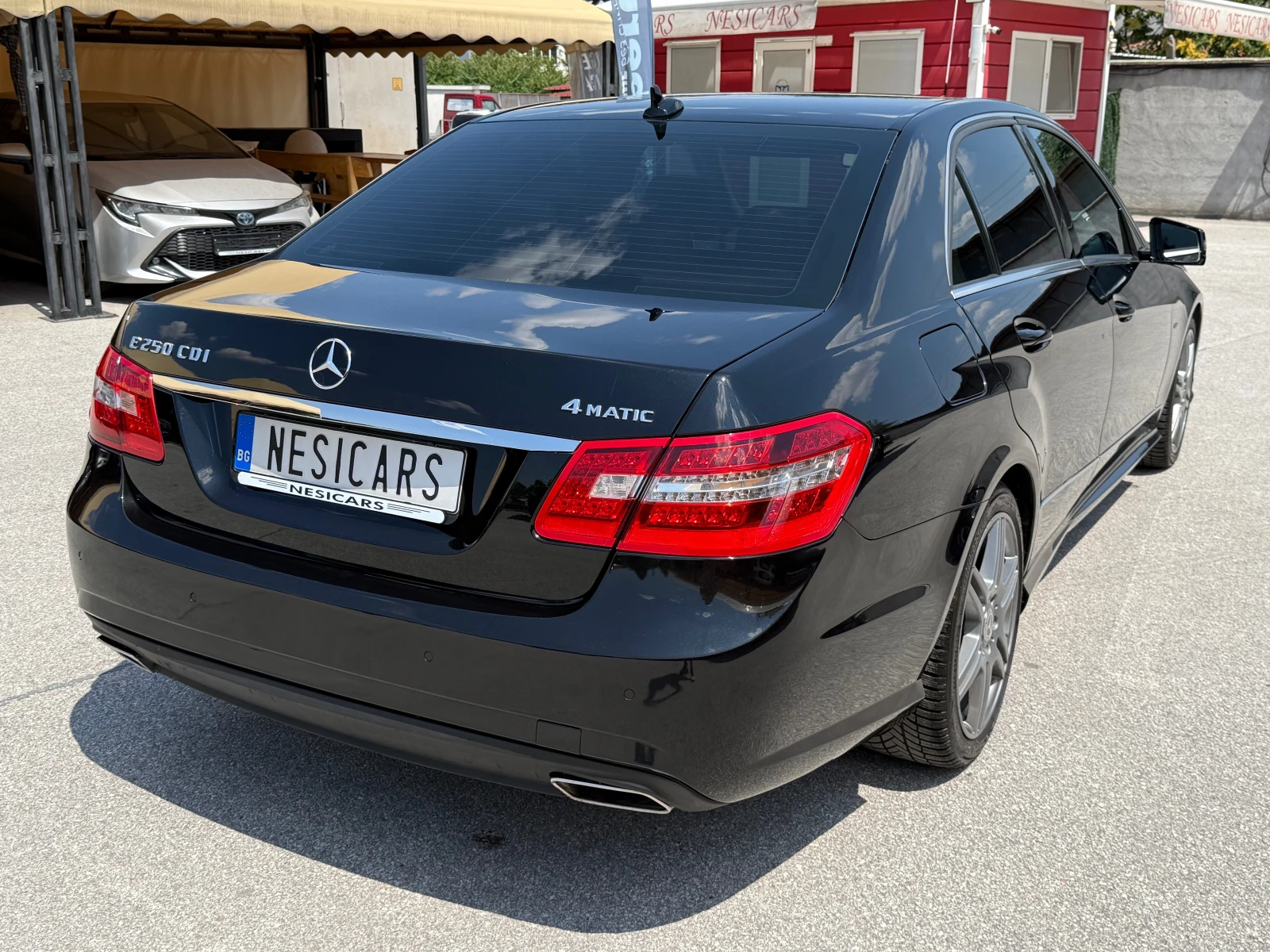 Mercedes-Benz E 250 d 4MATIC AMG Pack 100%РЕАЛНИ КИЛОМЕТРИ - ДОКАЗУЕМИ, снимка 5 - Автомобили и джипове - 55558028