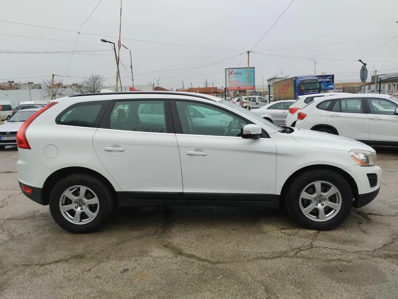 Volvo XC60 2.0D 163 К.С D3, снимка 7 - Автомобили и джипове - 48289363