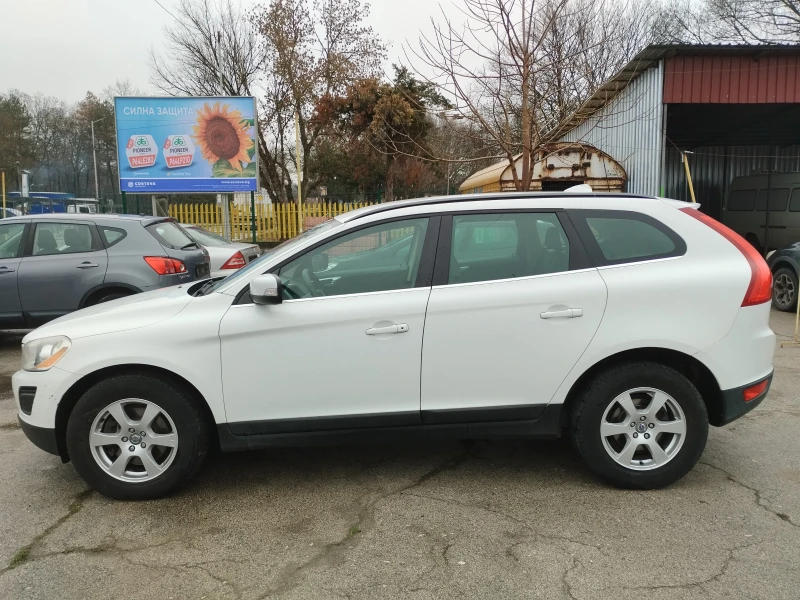 Volvo XC60 2.0D 163 К.С D3, снимка 6 - Автомобили и джипове - 48289363