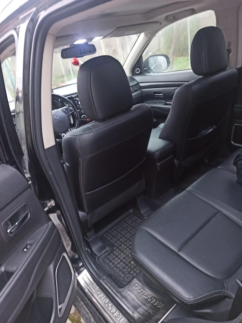 Mitsubishi Outlander Di-D 4x4, снимка 3 - Автомобили и джипове - 52647922