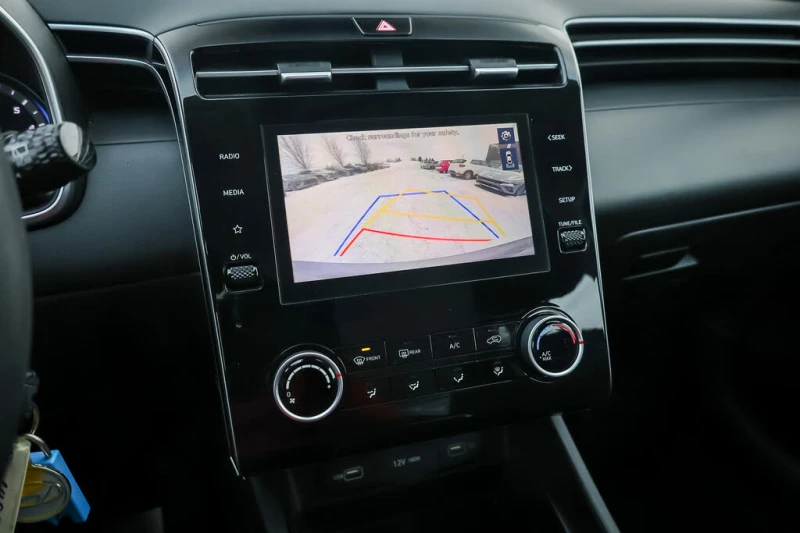 Hyundai Tucson Essential* КАМЕРА* ПОДГРЕВ* СЛЕДЕНЕ НА ЛЕНТИ, снимка 16 - Автомобили и джипове - 53457695