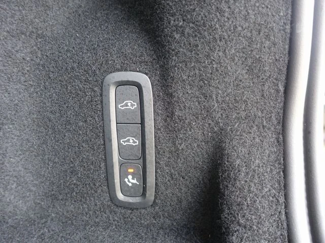 Volvo XC60 T8 AWD Black Edition Ultra FourC, снимка 16 - Автомобили и джипове - 52814402