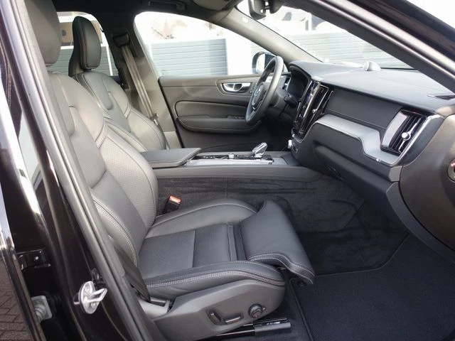 Volvo XC60 T8 AWD Black Edition Ultra FourC, снимка 12 - Автомобили и джипове - 52814402