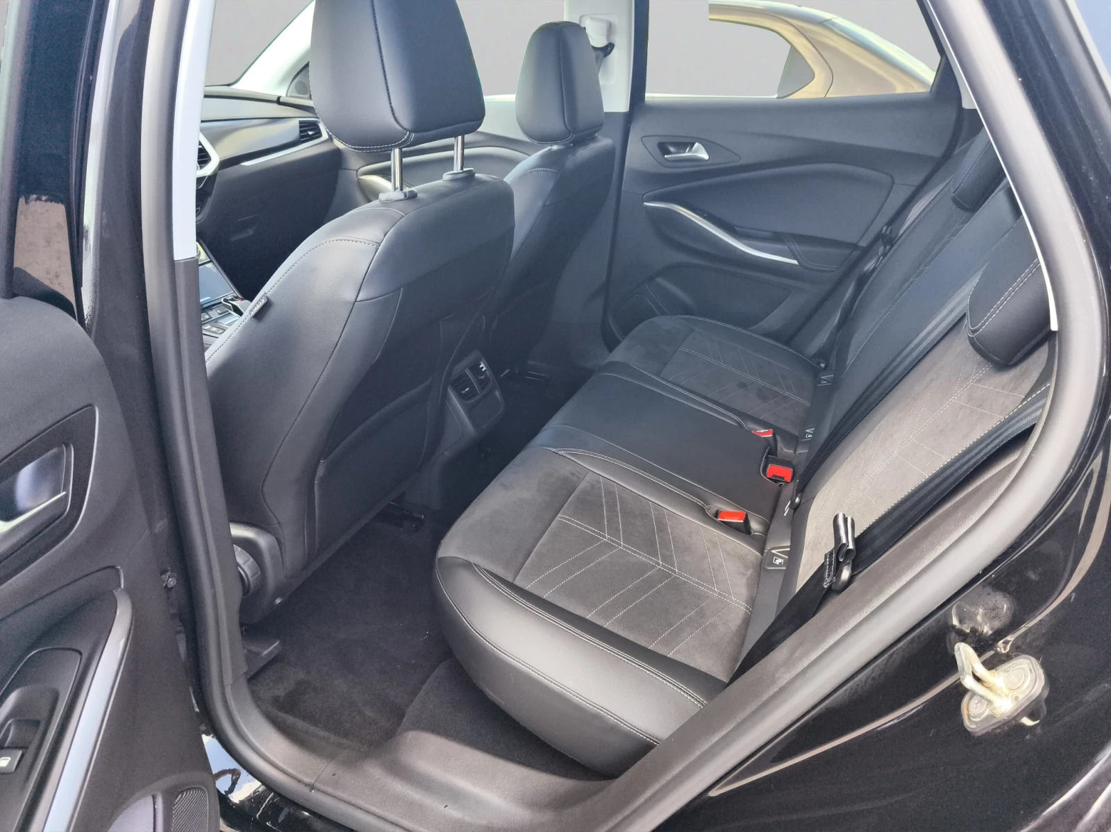 Opel Grandland X 1.2 130hp BVA8 E6/2306R02 - изображение 10