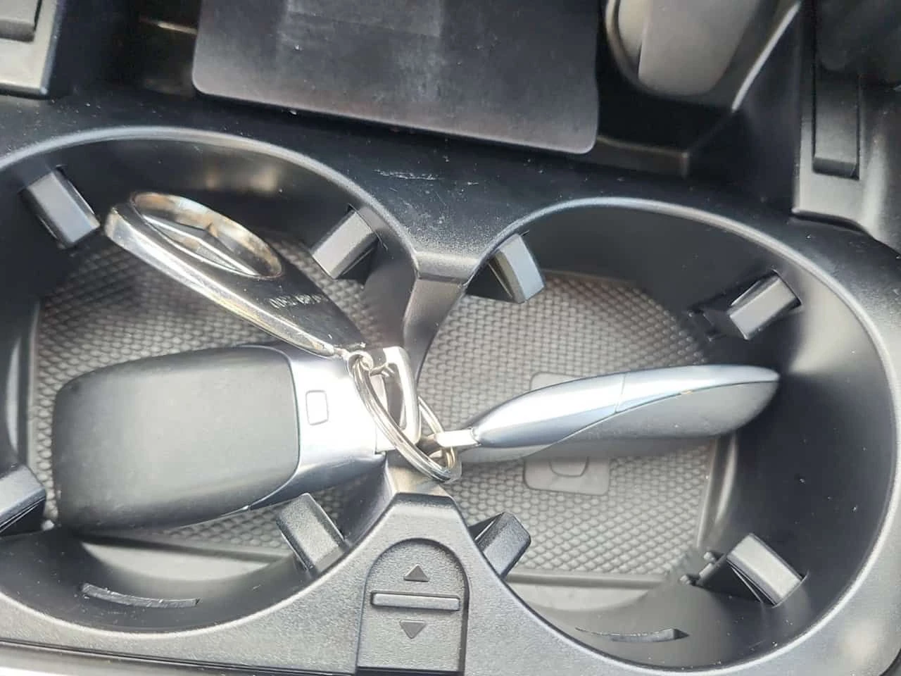 Mercedes-Benz GLC 300 * ПАНО * ПОДГРЕВИ * 2 КЛЮЧА * CARFAX * , снимка 8 - Автомобили и джипове - 54129307