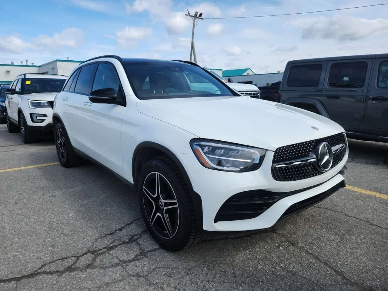 Mercedes-Benz GLC 300 * ПАНО * ПОДГРЕВИ * 2 КЛЮЧА * CARFAX * , снимка 2 - Автомобили и джипове - 54129307