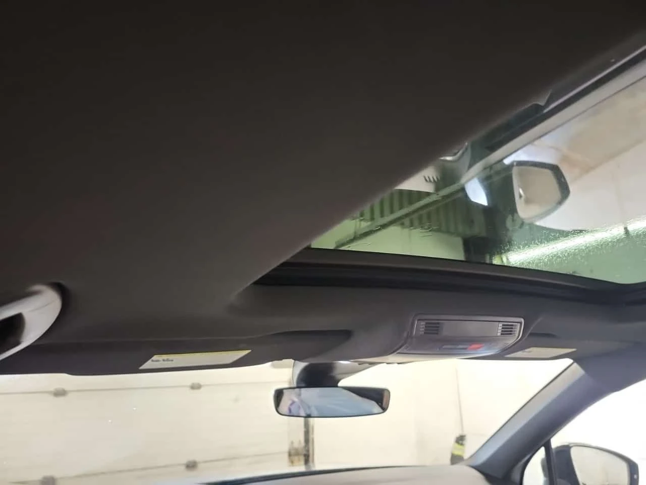VW Tiguan  COMFORTLINE R LINE BLACK EDITION , снимка 14 - Автомобили и джипове - 54465998