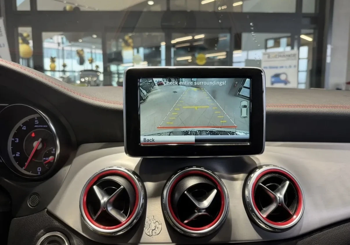 Mercedes-Benz GLA 45 AMG ПОДГРЕВ * ПАНОРАМА * KEYLESS * CARFAX * , снимка 10 - Автомобили и джипове - 54825028