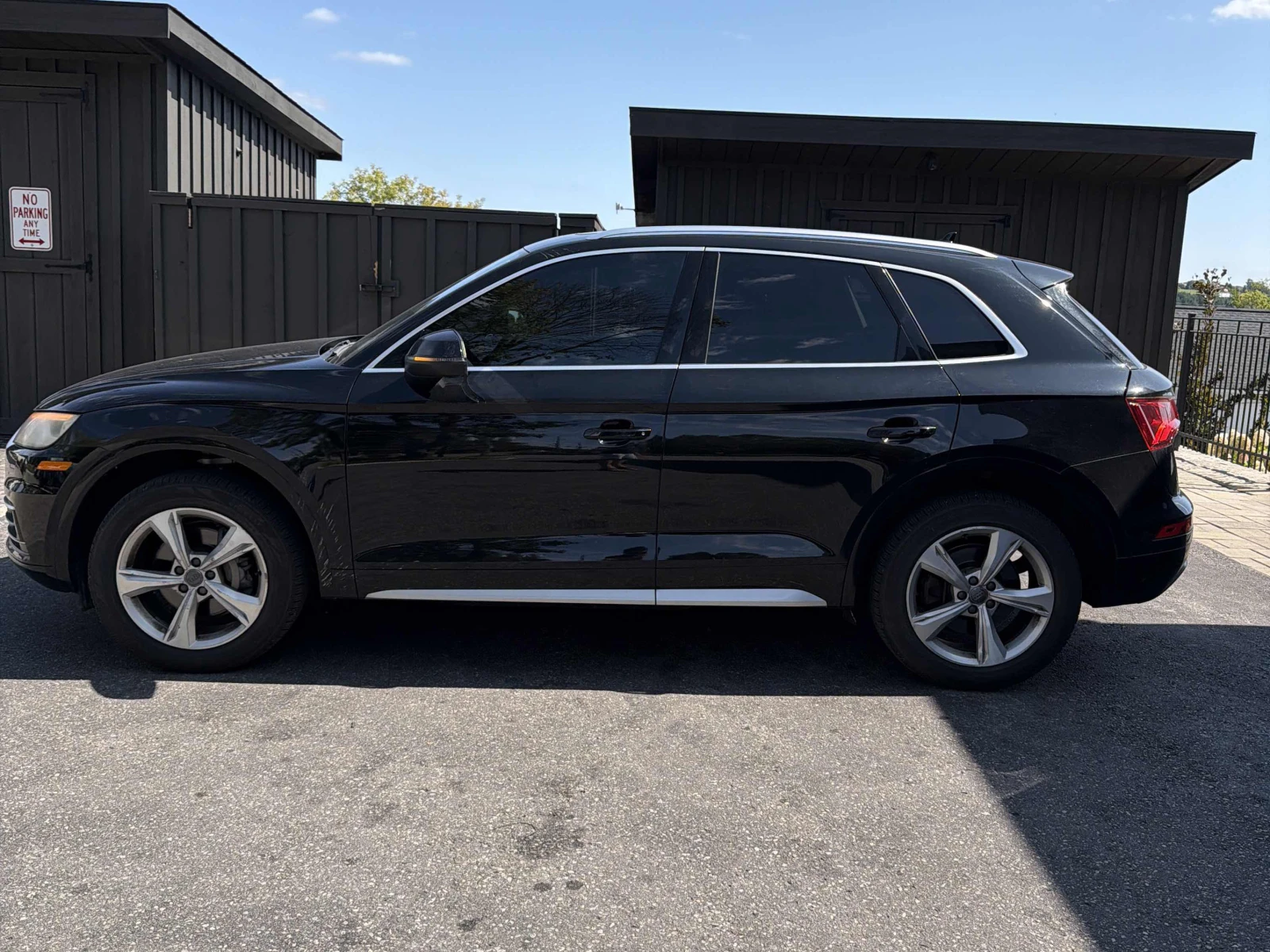 Audi Q5 Progressiv / Carfax / Прогнозна цена до България, снимка 2 - Автомобили и джипове - 56151225