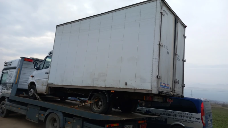 Mercedes-Benz Sprinter 413 CDI НА ЧАСТИ 413 , снимка 3 - Бусове и автобуси - 29549573