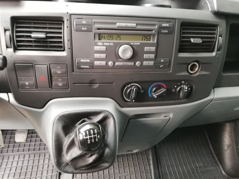 Ford Transit КЛИМАТИК 140к.с. 6 скорости , снимка 11 - Бусове и автобуси - 51712332