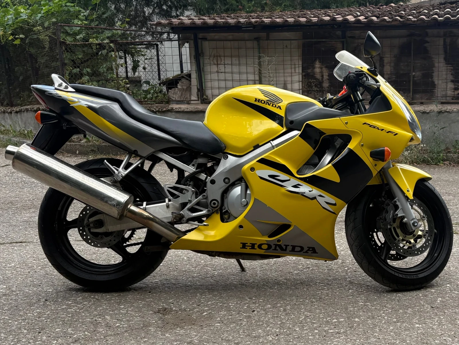 Honda Cbr F4i - изображение 2