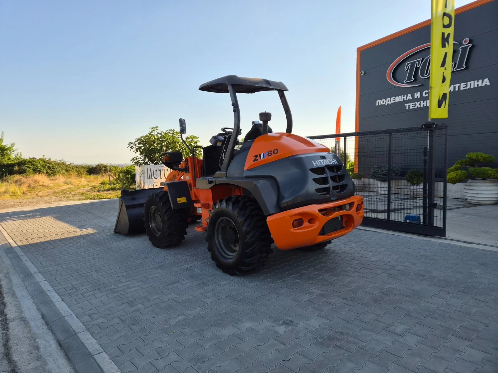Челен товарач Hitachi ZW80-5B / НАЛИЧЕН !, снимка 3 - Индустриална техника - 55718608