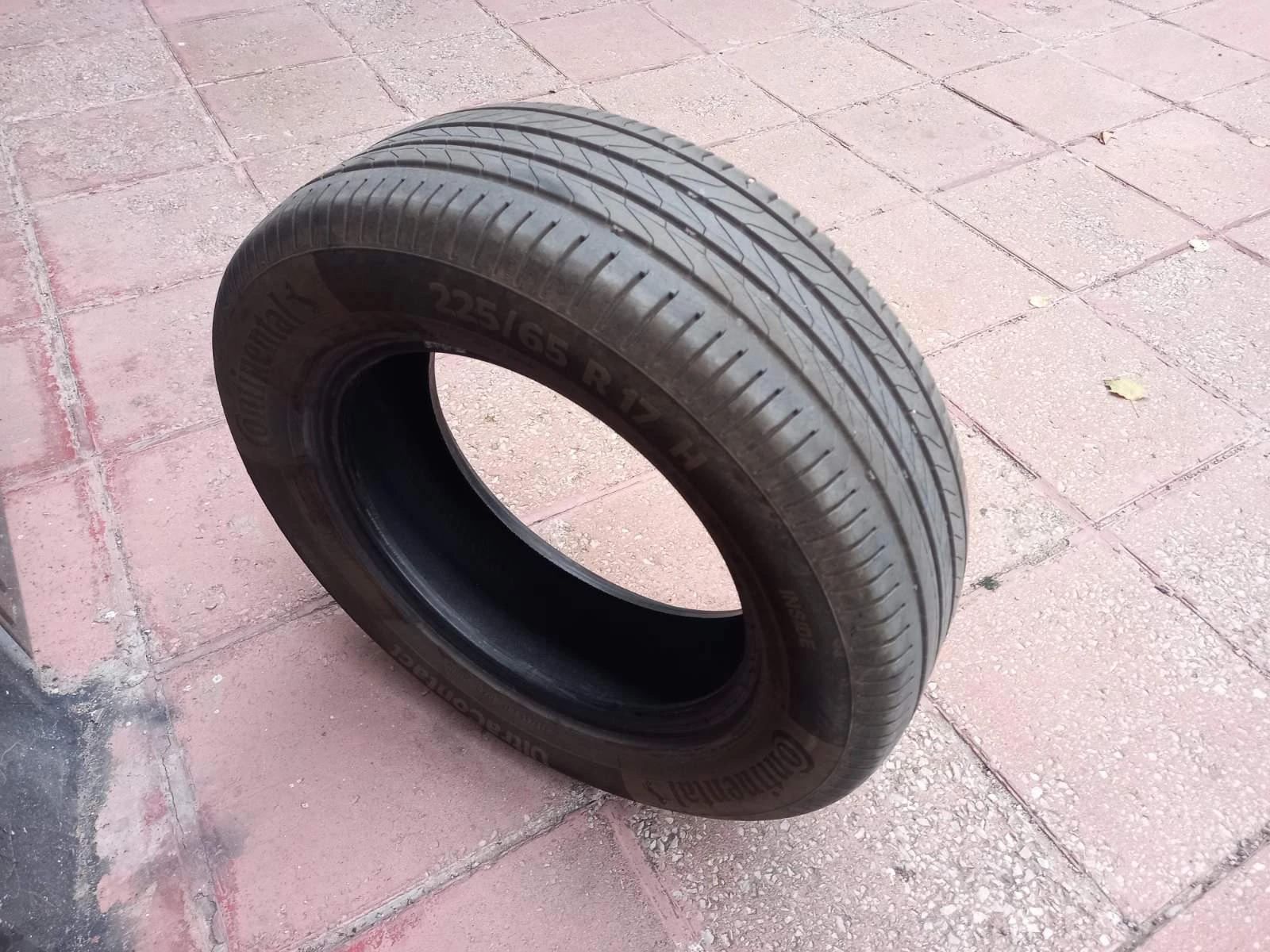 Гуми Летни 225/65R17, снимка 2 - Гуми и джанти - 53868464