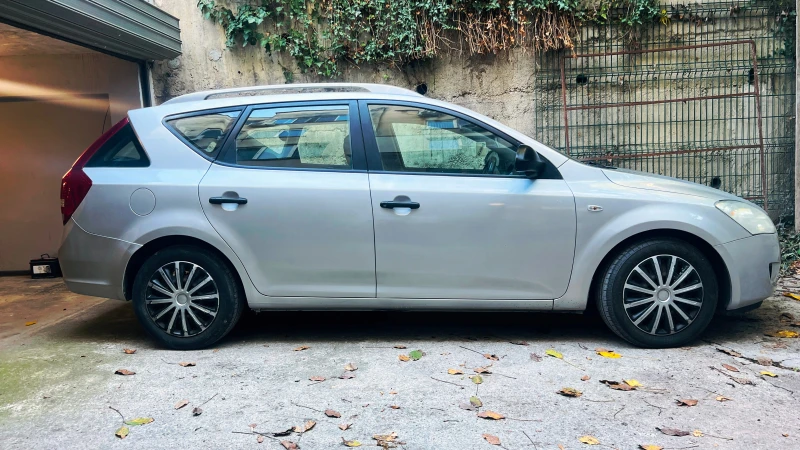 Kia Ceed 1, 6 crdi 16v , снимка 4 - Автомобили и джипове - 48227717