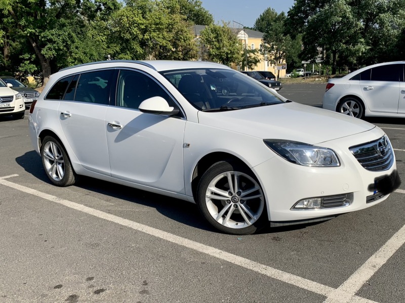 Opel Insignia, снимка 2 - Автомобили и джипове - 46255629