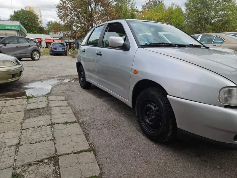 Seat Ibiza 1.4i бензин , снимка 6 - Автомобили и джипове - 47309658