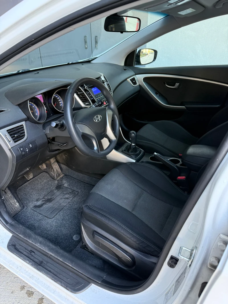 Hyundai I30 1.4 101k FACE, снимка 6 - Автомобили и джипове - 47482051