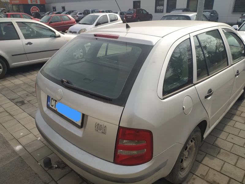 Skoda Fabia, снимка 5 - Автомобили и джипове - 49332199