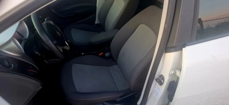 Seat Ibiza 1.6TDI-90К.С., снимка 5 - Автомобили и джипове - 50105828