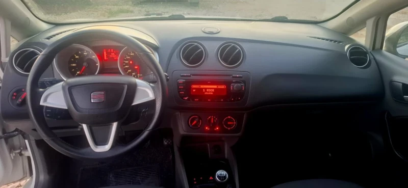 Seat Ibiza 1.6TDI-90К.С., снимка 4 - Автомобили и джипове - 50105828