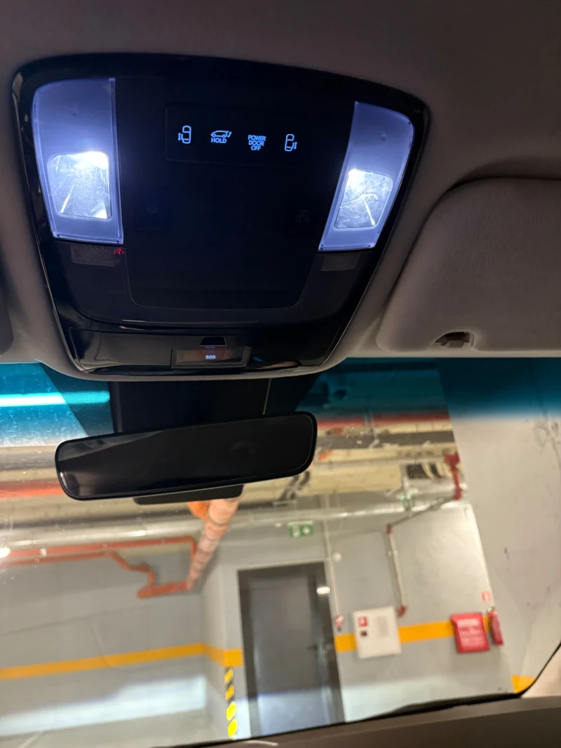 Hyundai Staria, снимка 3 - Автомобили и джипове - 52460402