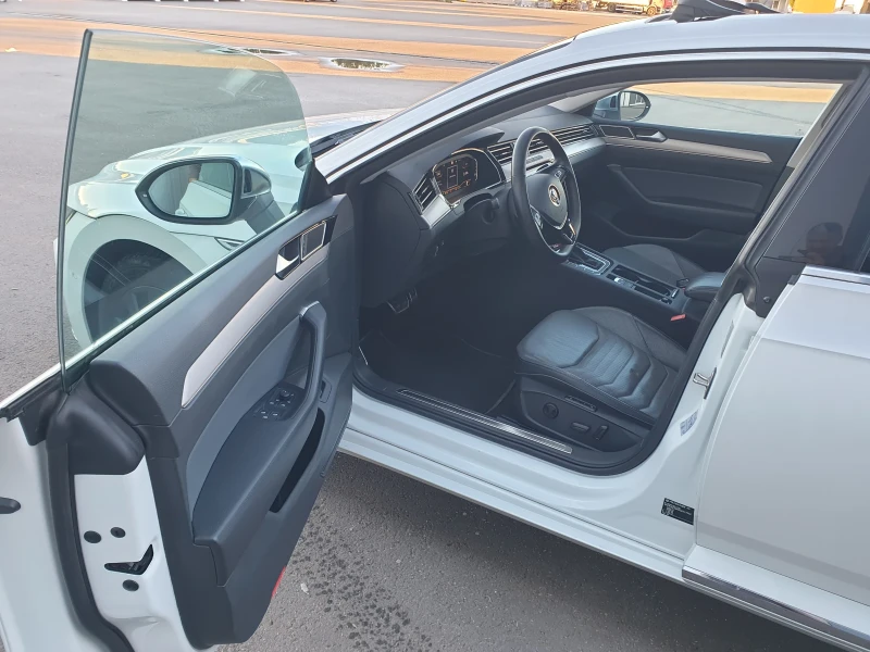 VW Arteon 4 MOTION FULL+ FULL 190hp, снимка 12 - Автомобили и джипове - 52631903