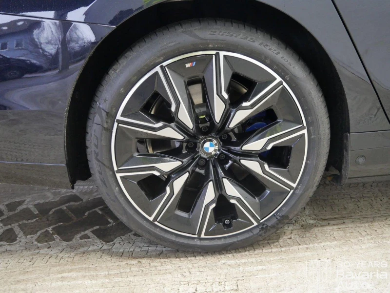 BMW i7 M70 xDrive, снимка 17 - Автомобили и джипове - 52834433