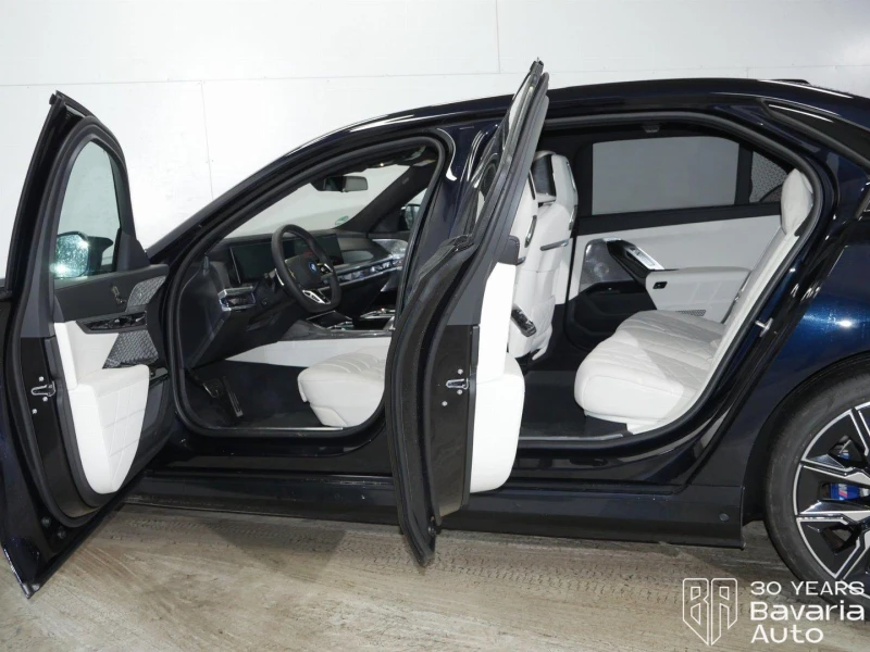 BMW i7 M70 xDrive, снимка 5 - Автомобили и джипове - 52834433