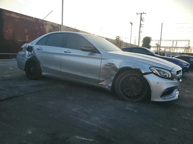 Mercedes-Benz C 63 AMG, снимка 4 - Автомобили и джипове - 48719445