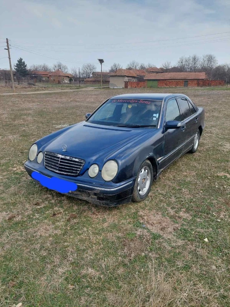 Mercedes-Benz E 290, снимка 3 - Автомобили и джипове - 49382660