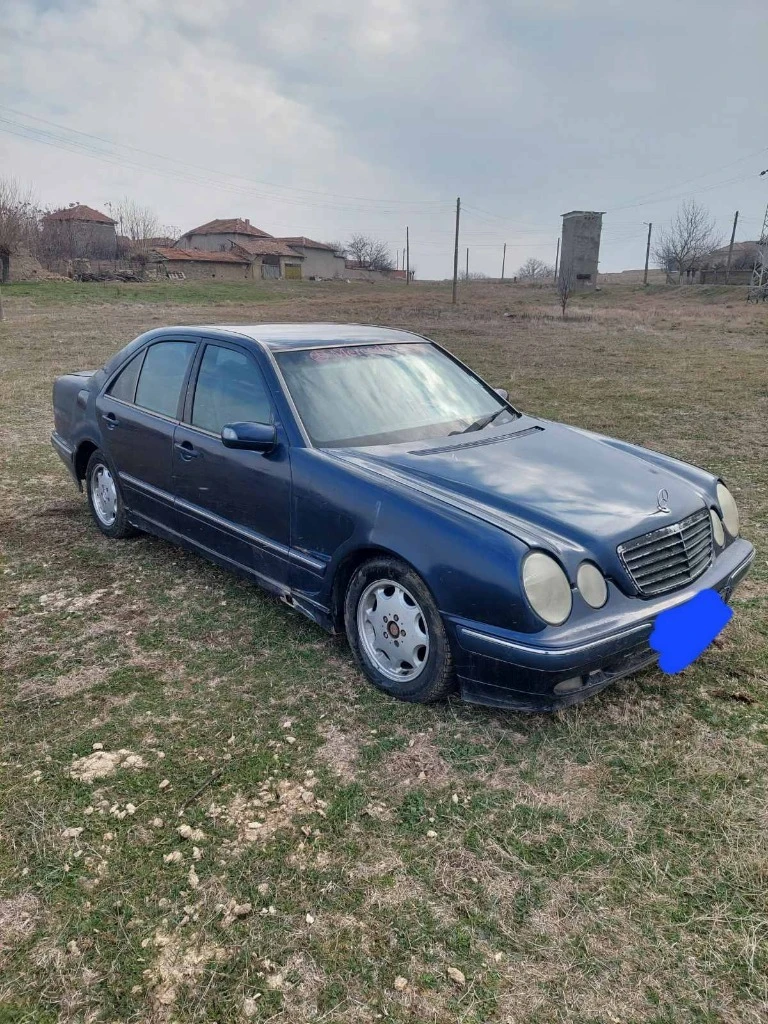 Mercedes-Benz E 290, снимка 4 - Автомобили и джипове - 49382660