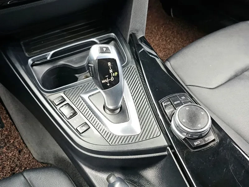 BMW 320, снимка 9 - Автомобили и джипове - 54593082