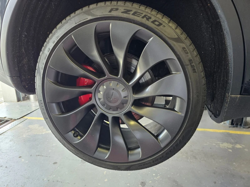Tesla Model Y Performance Dual Motor Leather LED Panorama, снимка 13 - Автомобили и джипове - 56369001