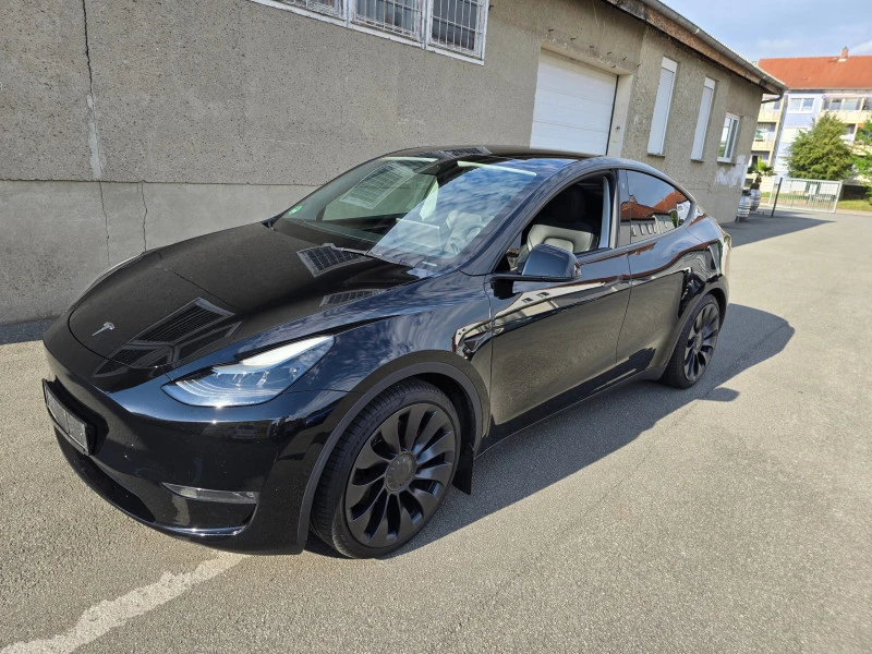 Tesla Model Y Performance Dual Motor Leather LED Panorama