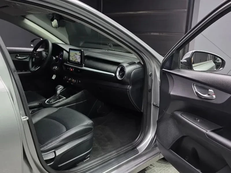 Kia K3, снимка 11 - Автомобили и джипове - 56690479