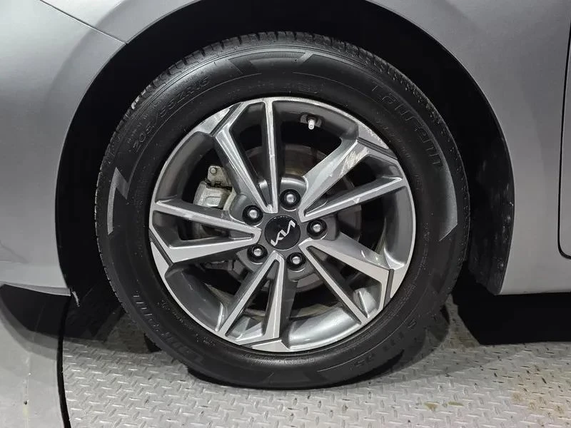 Kia K3, снимка 5 - Автомобили и джипове - 56690479