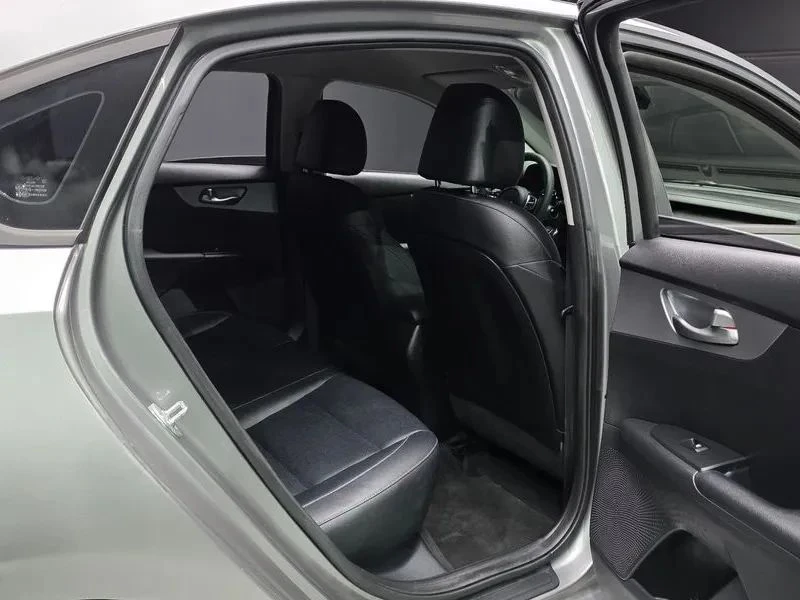 Kia K3, снимка 12 - Автомобили и джипове - 56690479