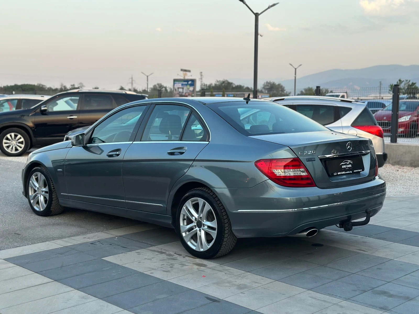 Mercedes-Benz C 220 * Avantgarde* Подгряване* 7G*  - изображение 4