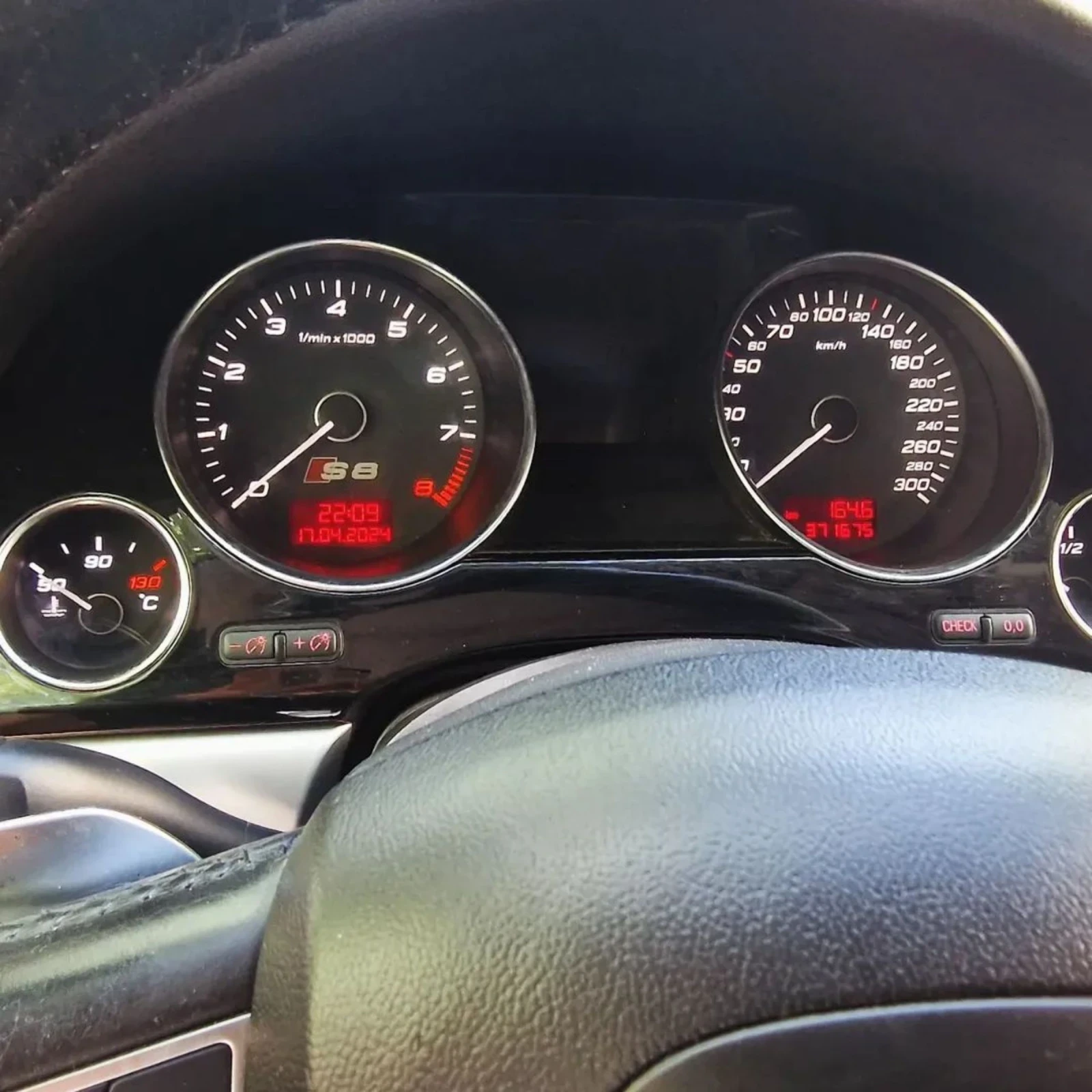 Audi S8 S8-5.2- 450 ps - изображение 4