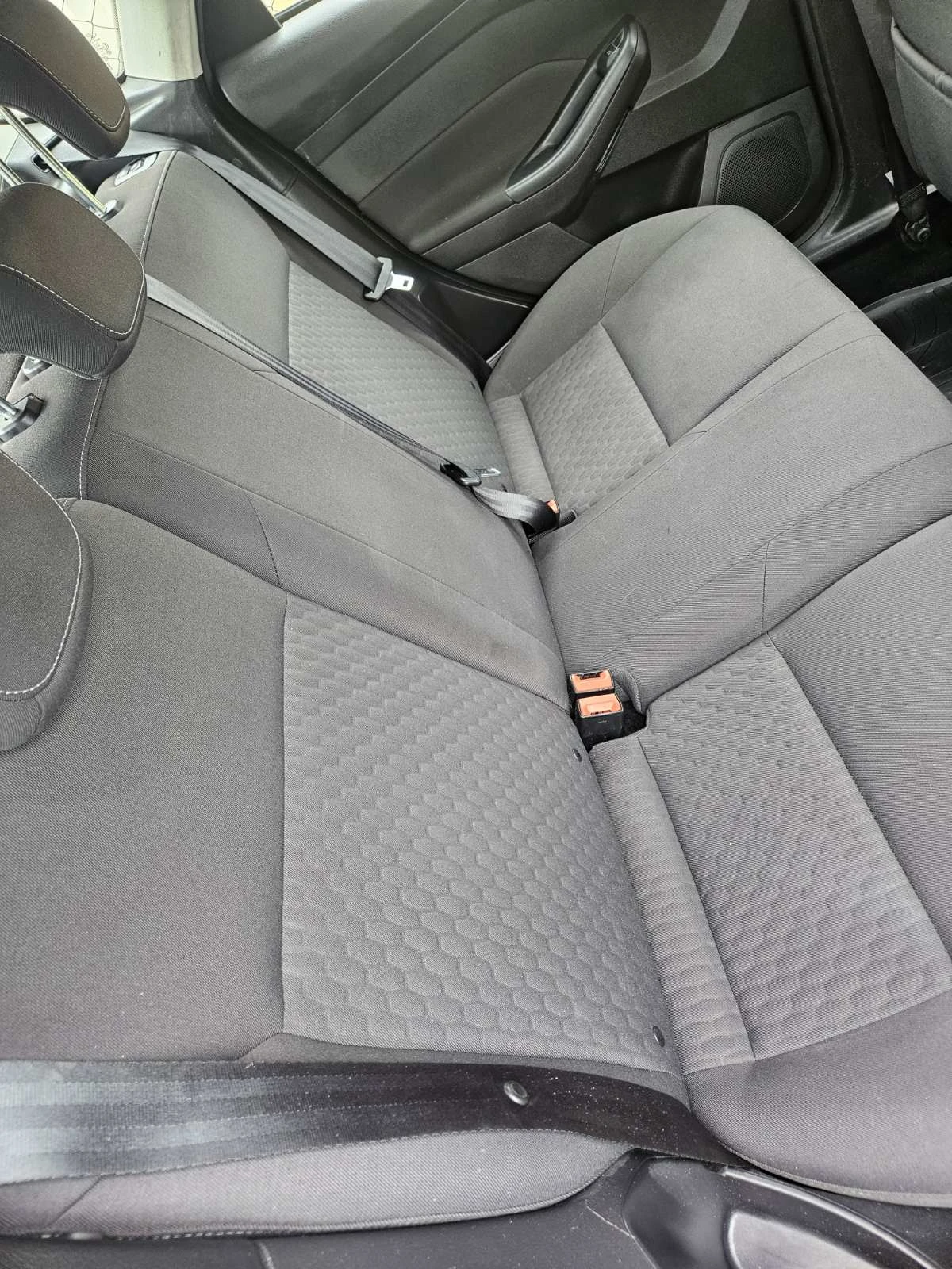 Ford Focus 1.6 TDCI 105HP, снимка 8 - Автомобили и джипове - 53725911