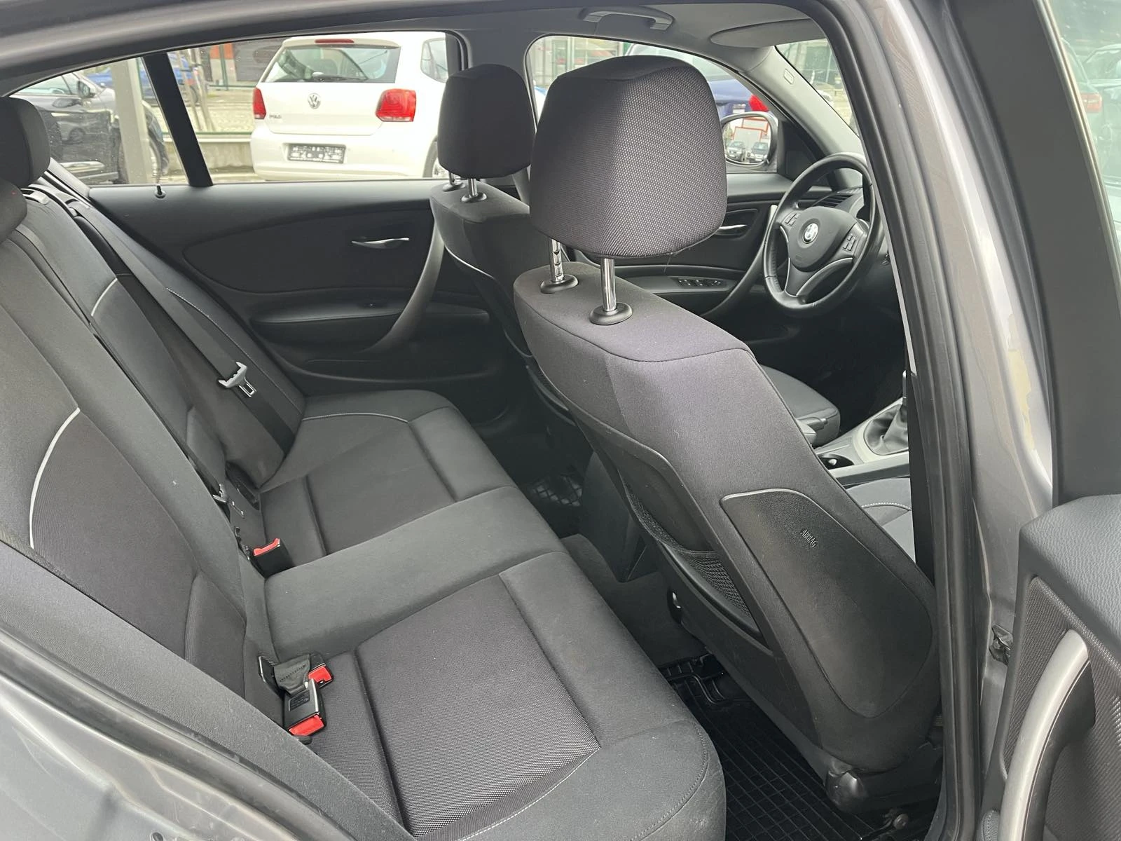 BMW 118 2.0 DISEL, снимка 12 - Автомобили и джипове - 53736477